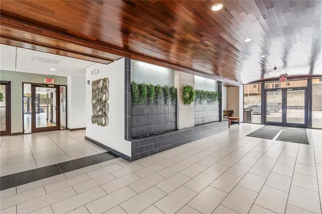 $180,000 | 700 East 8th Street, Unit 4A, Kansas City, MO 64106