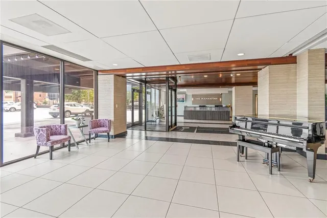 $180,000 | 700 East 8th Street, Unit 4A, Kansas City, MO 64106