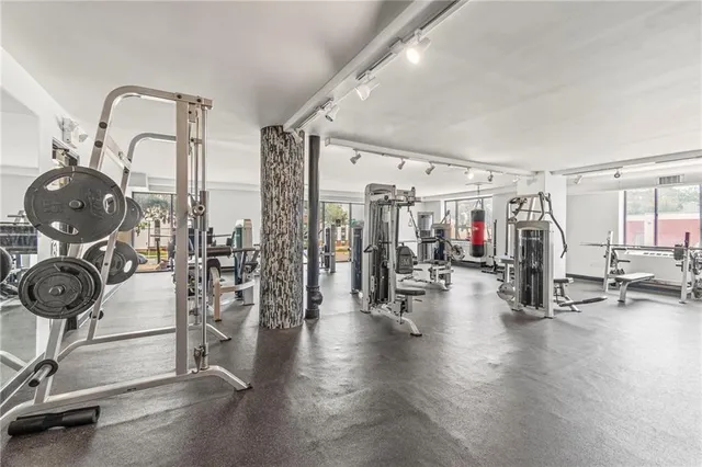 $180,000 | 700 East 8th Street, Unit 4A, Kansas City, MO 64106