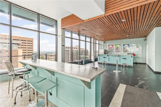 $180,000 | 700 East 8th Street, Unit 4A, Kansas City, MO 64106