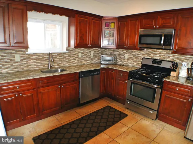 $2,000 | 2533 South Rosewood Street, Philadelphia, PA 19145