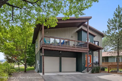 a house view with a outdoor space