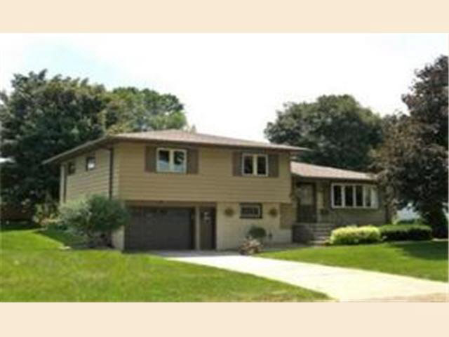 1904 23rd Street Northwest Rochester, MN 55901 - Photo 1 of 7
