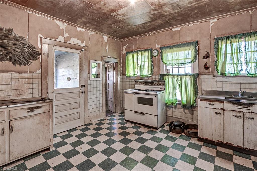 558 B B Teague Road Staley, NC 27355 - Photo 12 of 30 Gallery Image 12