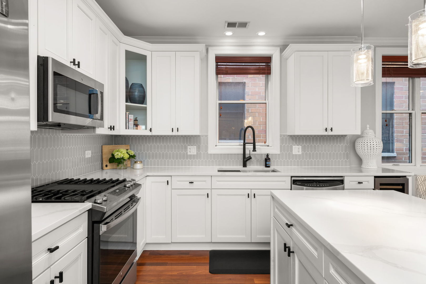 1019 West Monroe Street, Unit 3W Chicago, IL 60607 - Photo 8 of 21 Gallery Image 8