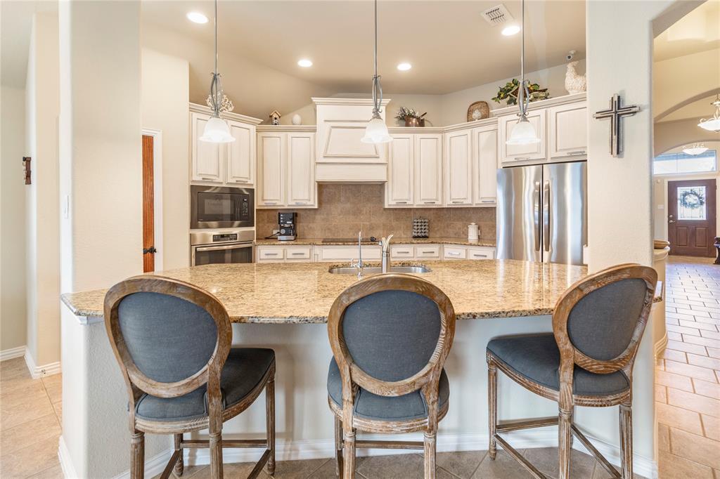 3940 Hollow Lake Road Fort Worth, TX 76262 - Photo 4 of 21