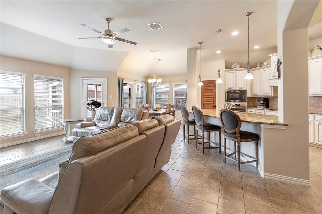 3940 Hollow Lake Road Fort Worth, TX 76262 - Photo 5 of 21