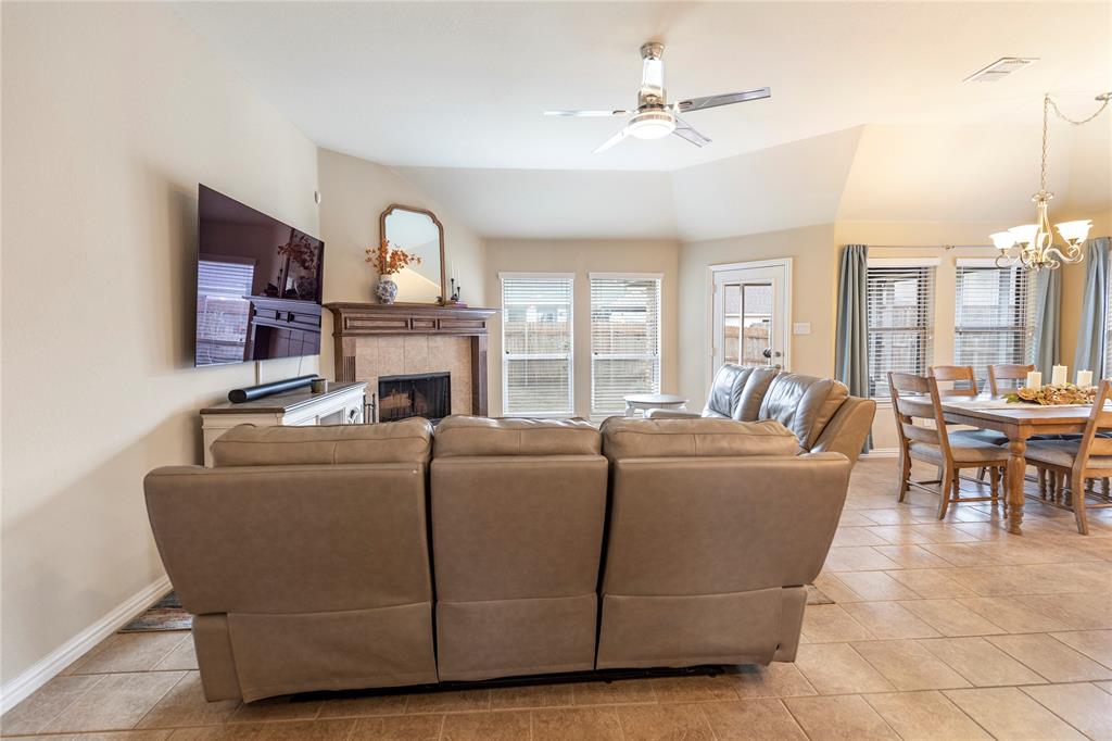 3940 Hollow Lake Road Fort Worth, TX 76262 - Photo 7 of 21