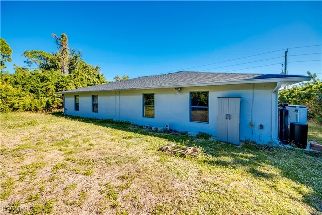 a house view with a outdoor space
