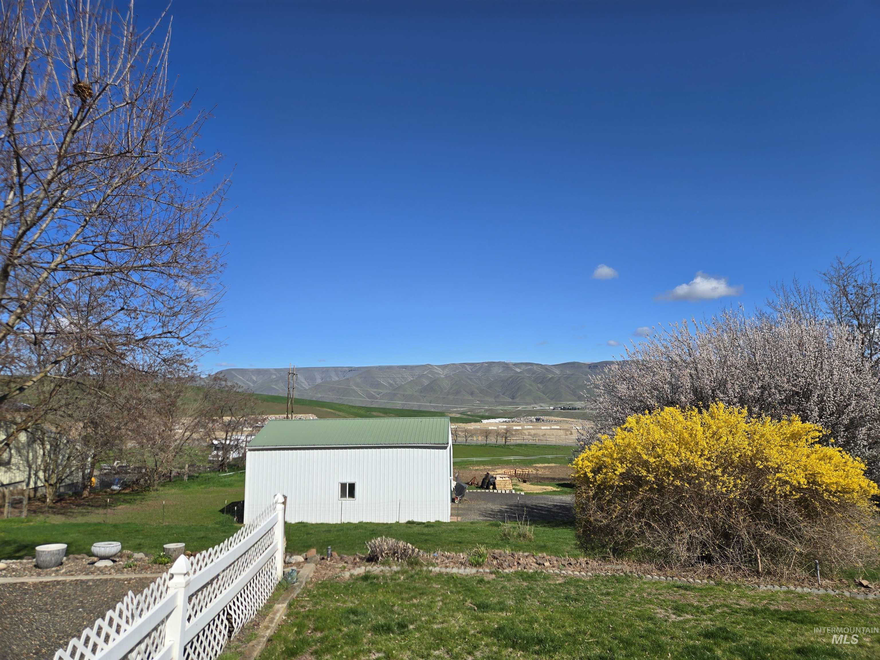 2794 9th Avenue Clarkston, WA 99403 - Photo 28 of 34 View of mountain background featuring rural landscape