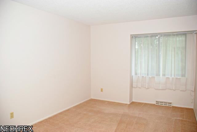 747 Hampton Ridge Drive Akron, OH 44313 - Photo 9 of 22 Gallery Image 9