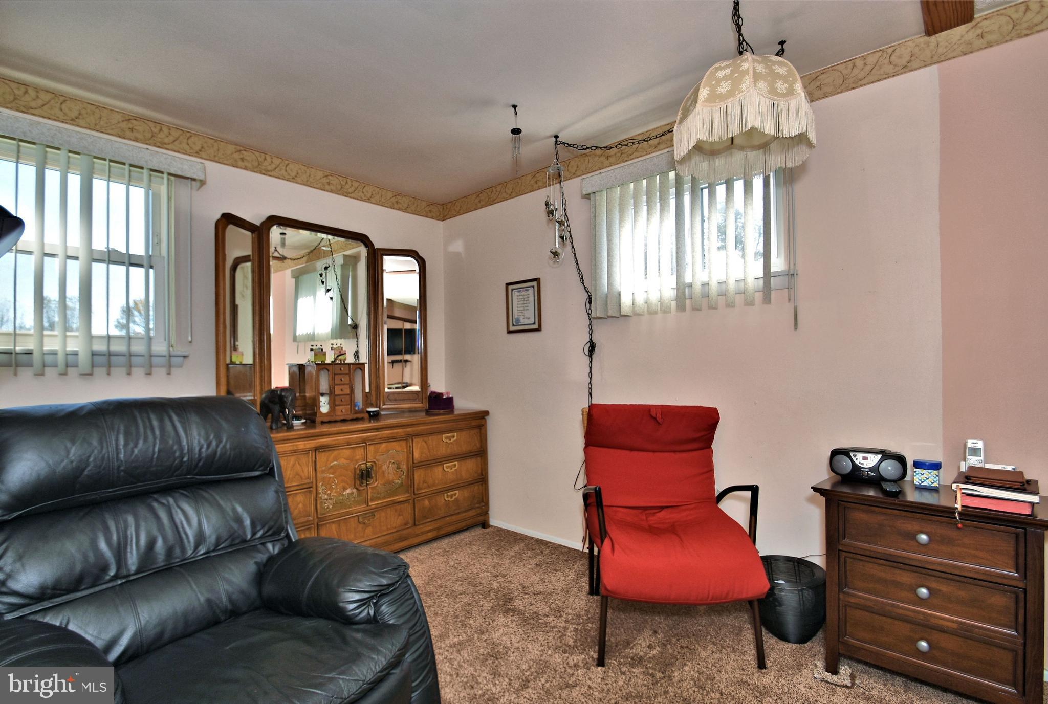 1035 Valley Road Warminster, PA 18974 - Photo 12 of 33 Gallery Image 12