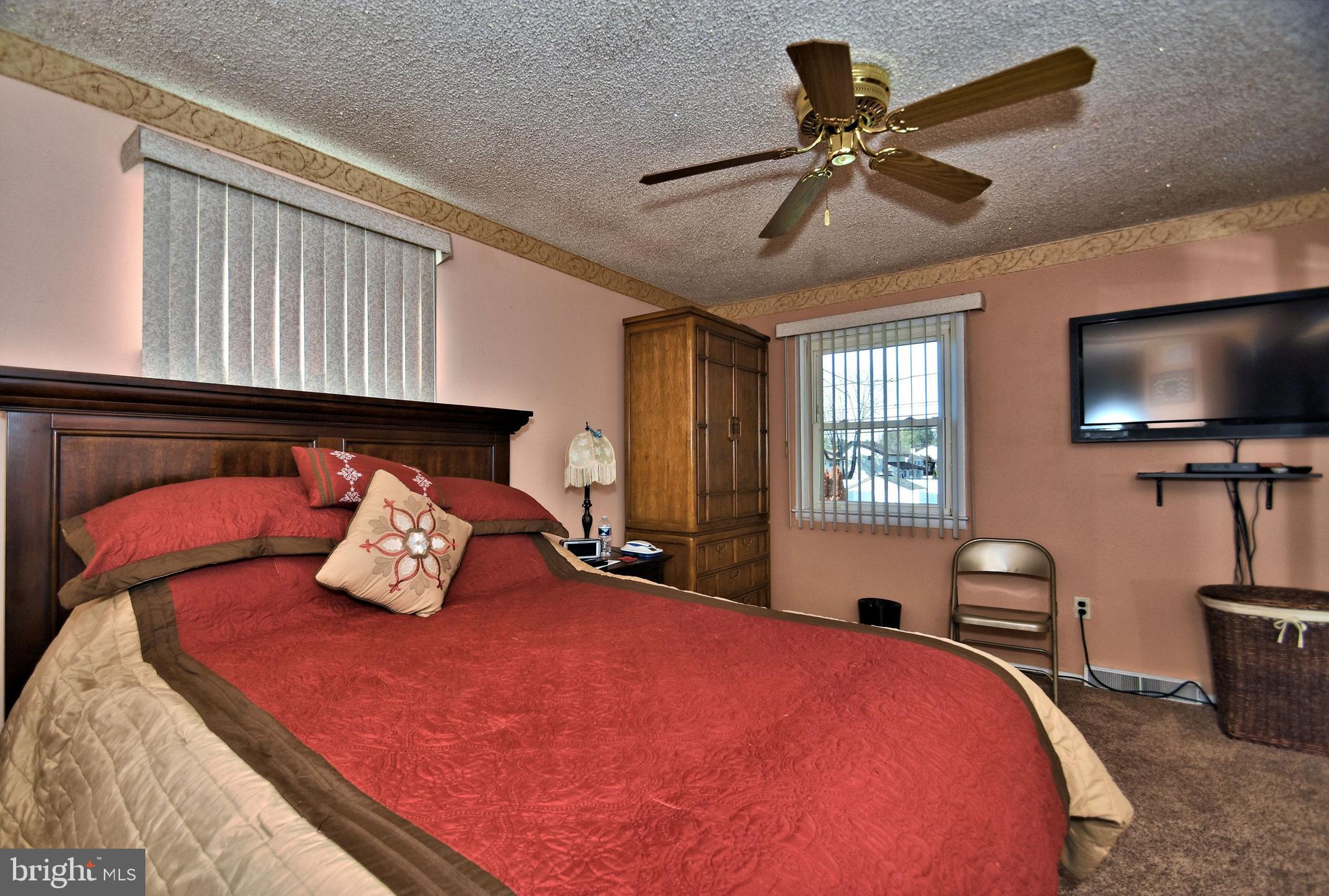 1035 Valley Road Warminster, PA 18974 - Photo 13 of 33 Gallery Image 13