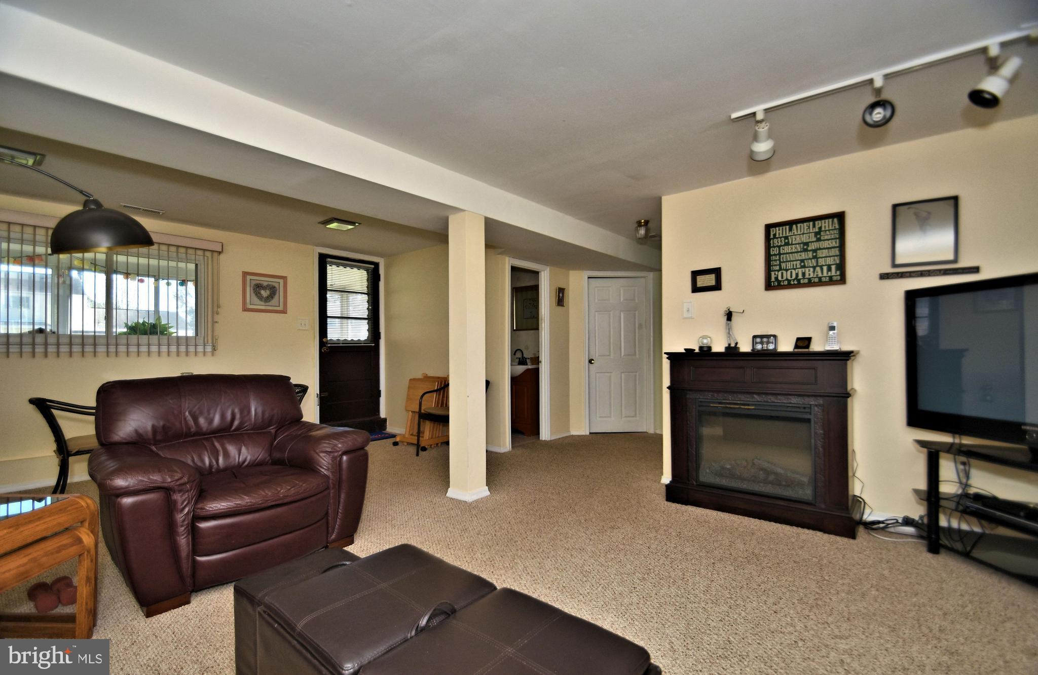 1035 Valley Road Warminster, PA 18974 - Photo 22 of 33 Gallery Image 22