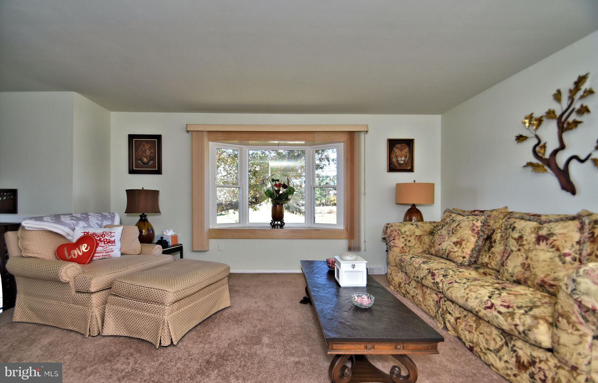 1035 Valley Road Warminster, PA 18974 - Photo 4 of 33 Gallery Image 4