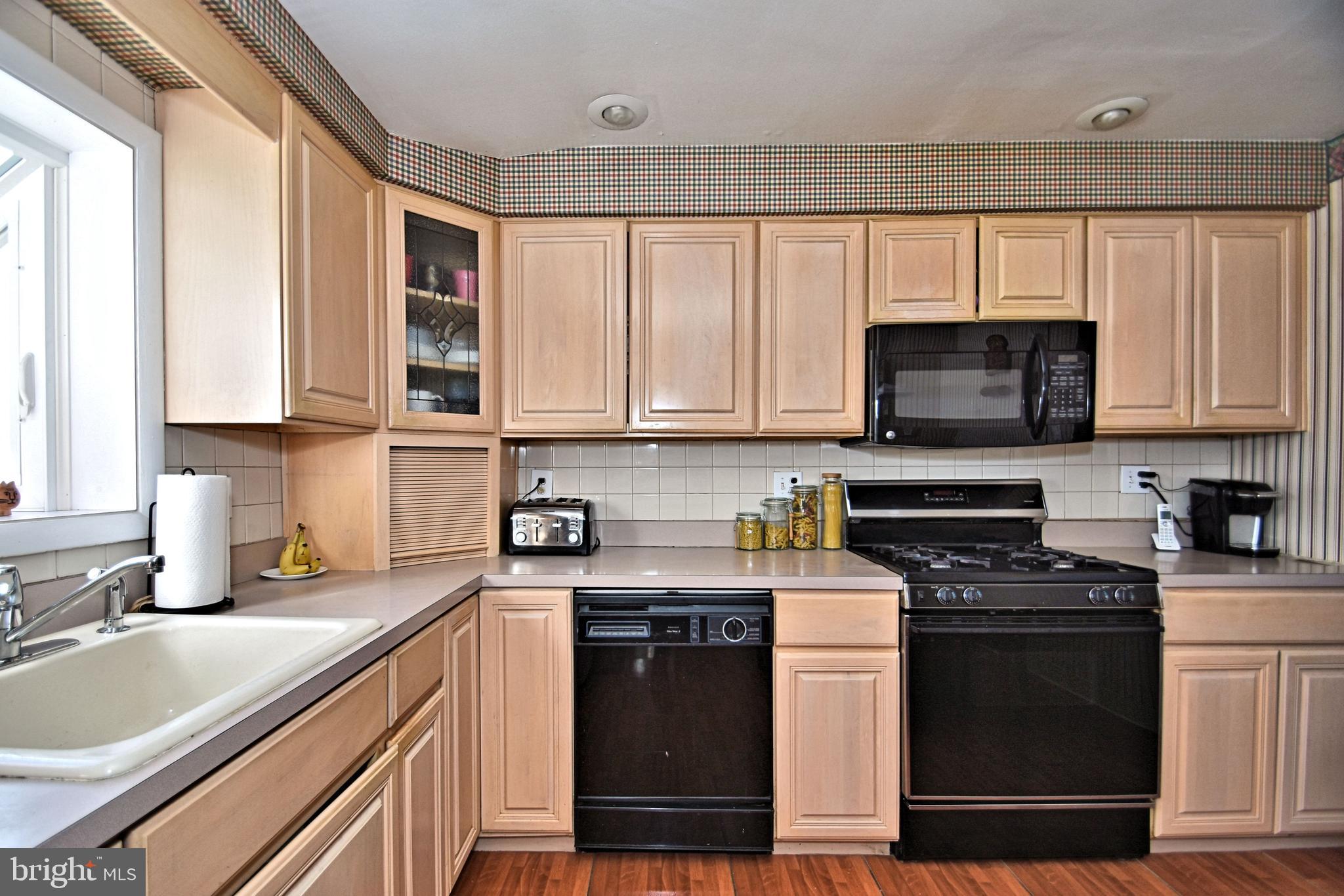 1035 Valley Road Warminster, PA 18974 - Photo 10 of 33 Gallery Image 10