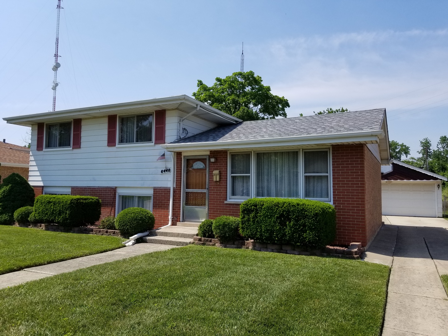 6440 Fireside Drive Chicago Ridge, IL 60415 - Photo 1 of 27