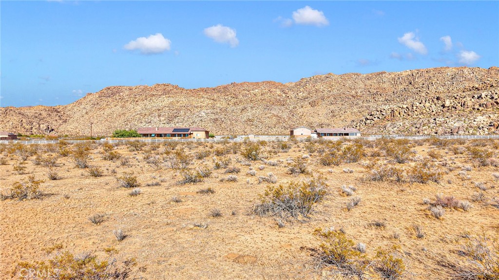 2222 Ottawa Road Apple Valley, CA 92307 - Photo 8 of 11 a view of a sky view