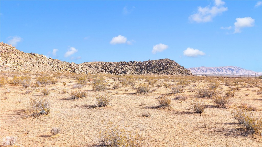 2222 Ottawa Road Apple Valley, CA 92307 - Photo 9 of 11