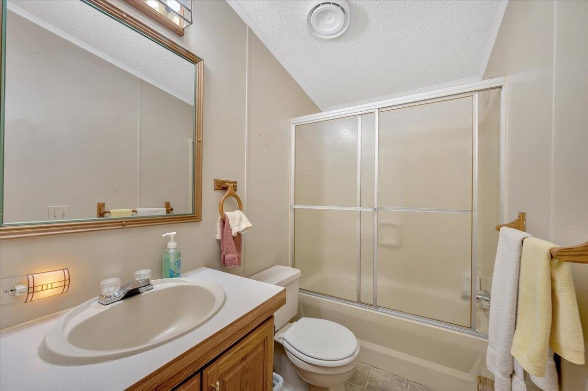54250 Fairchild Road Macomb, MI 48042 - Photo 26 of 43 50095434-25.JPG
