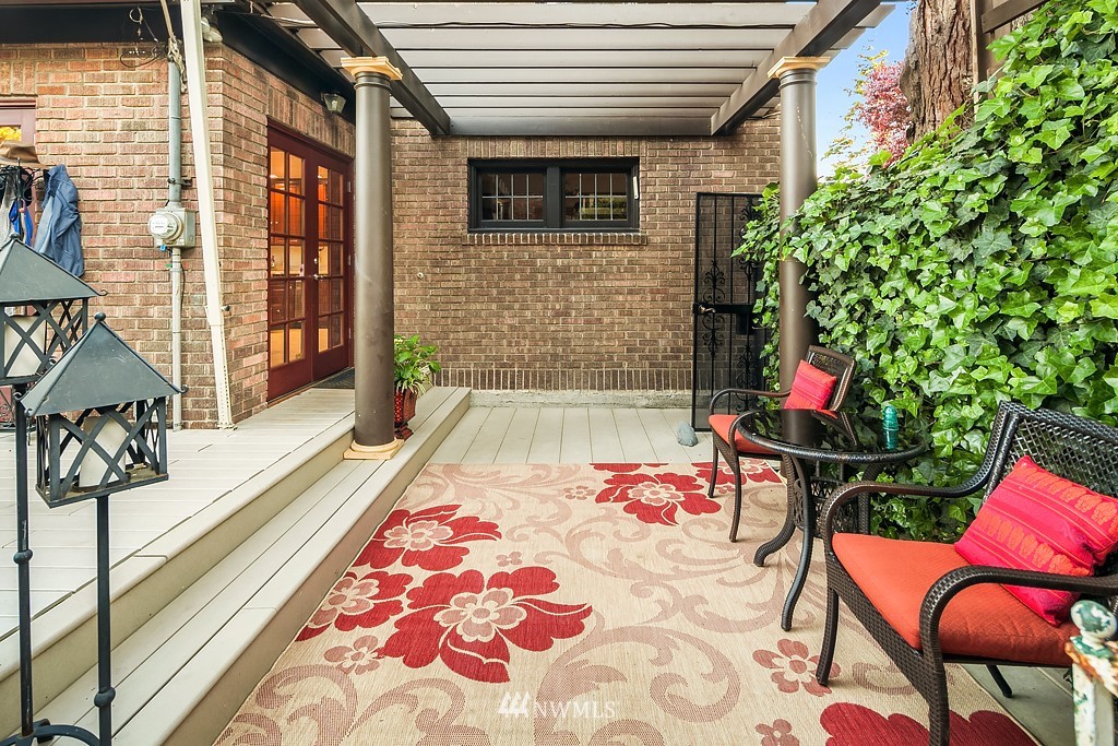 3902 Meridian Avenue North Seattle, WA 98103 - Photo 22 of 24 Gallery Image 22