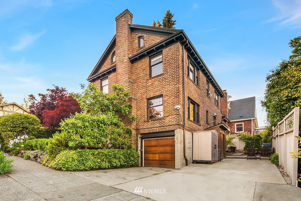 3902 Meridian Avenue North Seattle, WA 98103 - Photo 23 of 24 Gallery Image 23