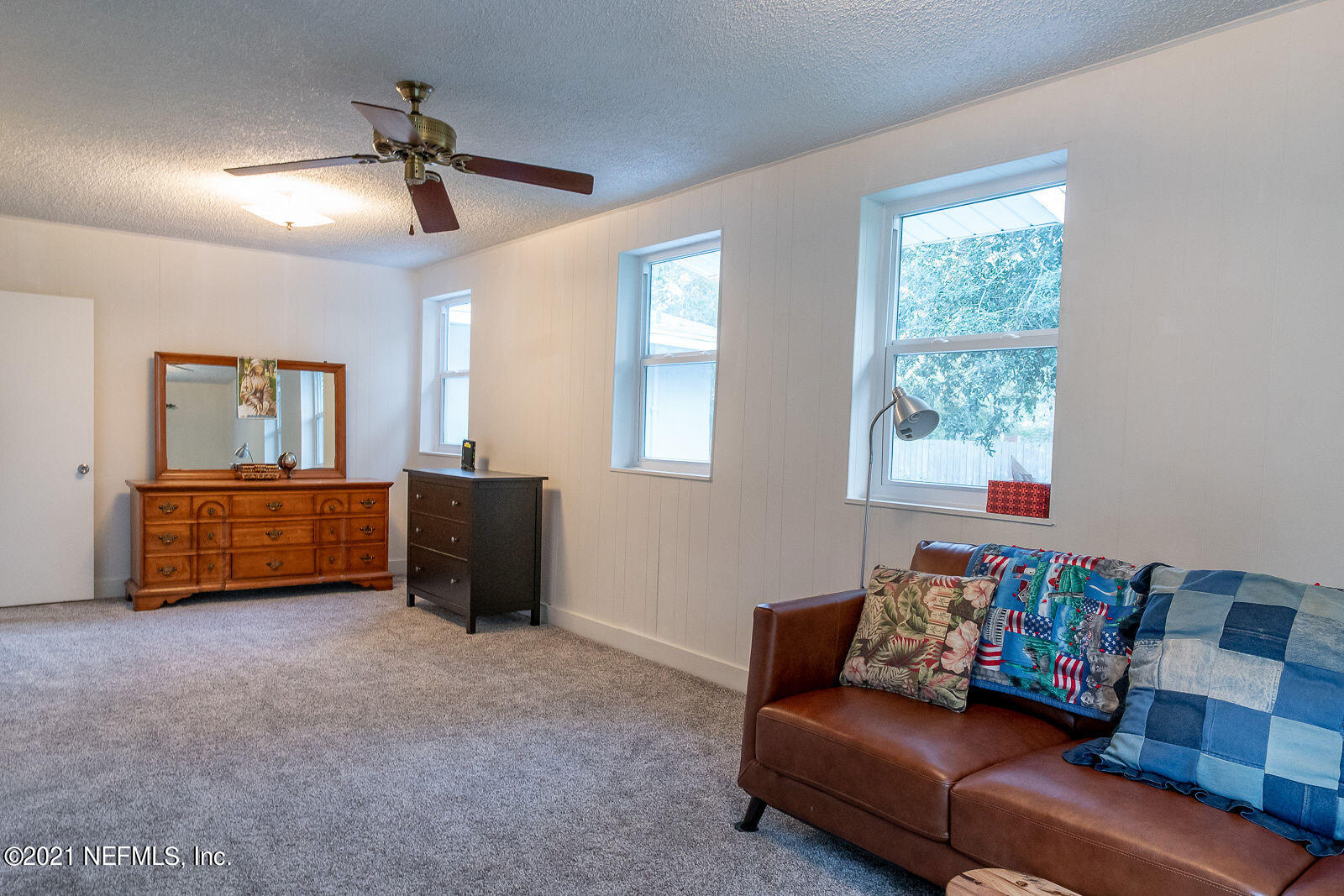 754 Old Hickory Road Jacksonville, FL 32207 - Photo 17 of 21 a living room with furniture and a window