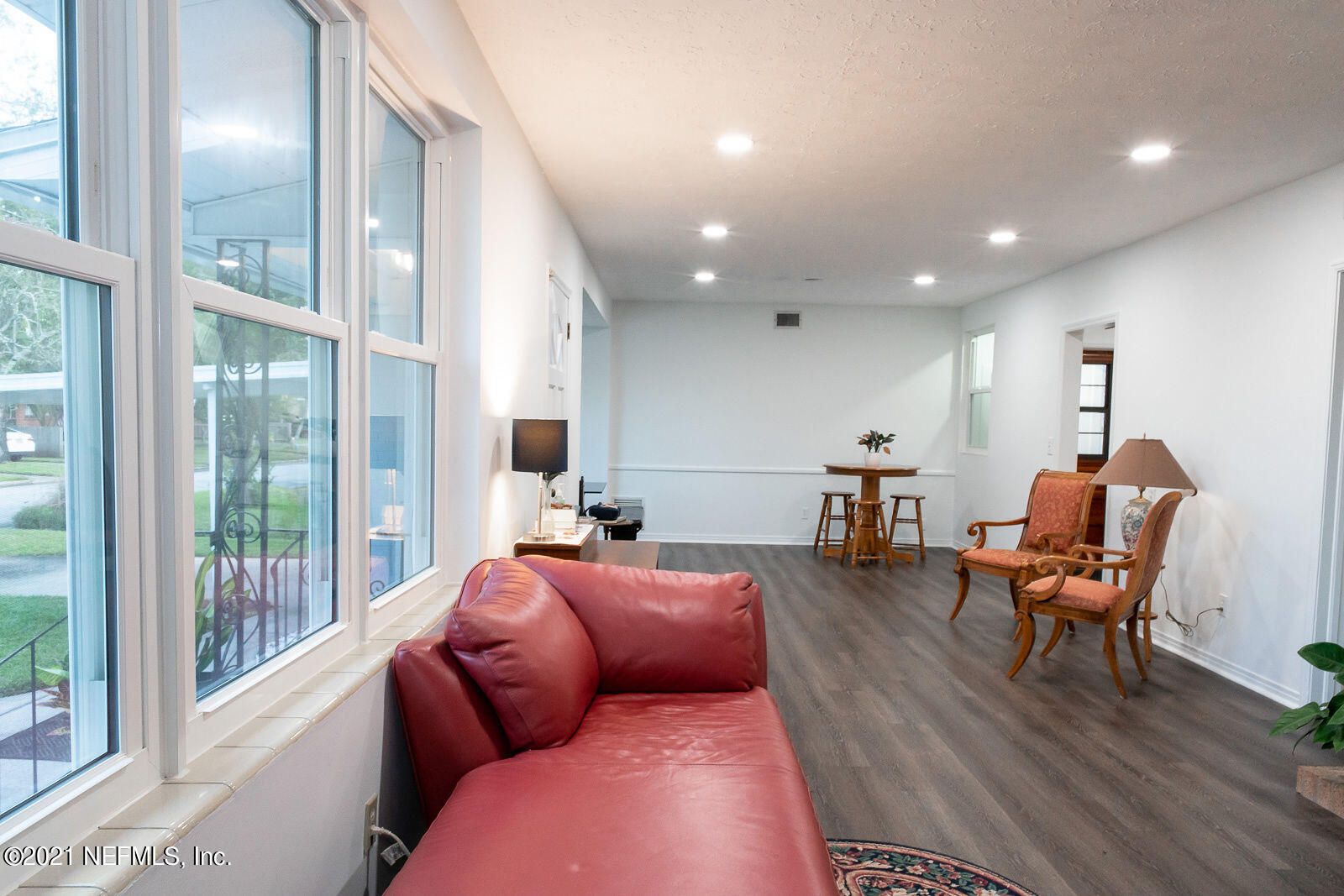 754 Old Hickory Road Jacksonville, FL 32207 - Photo 5 of 21 a living room with furniture and a large window