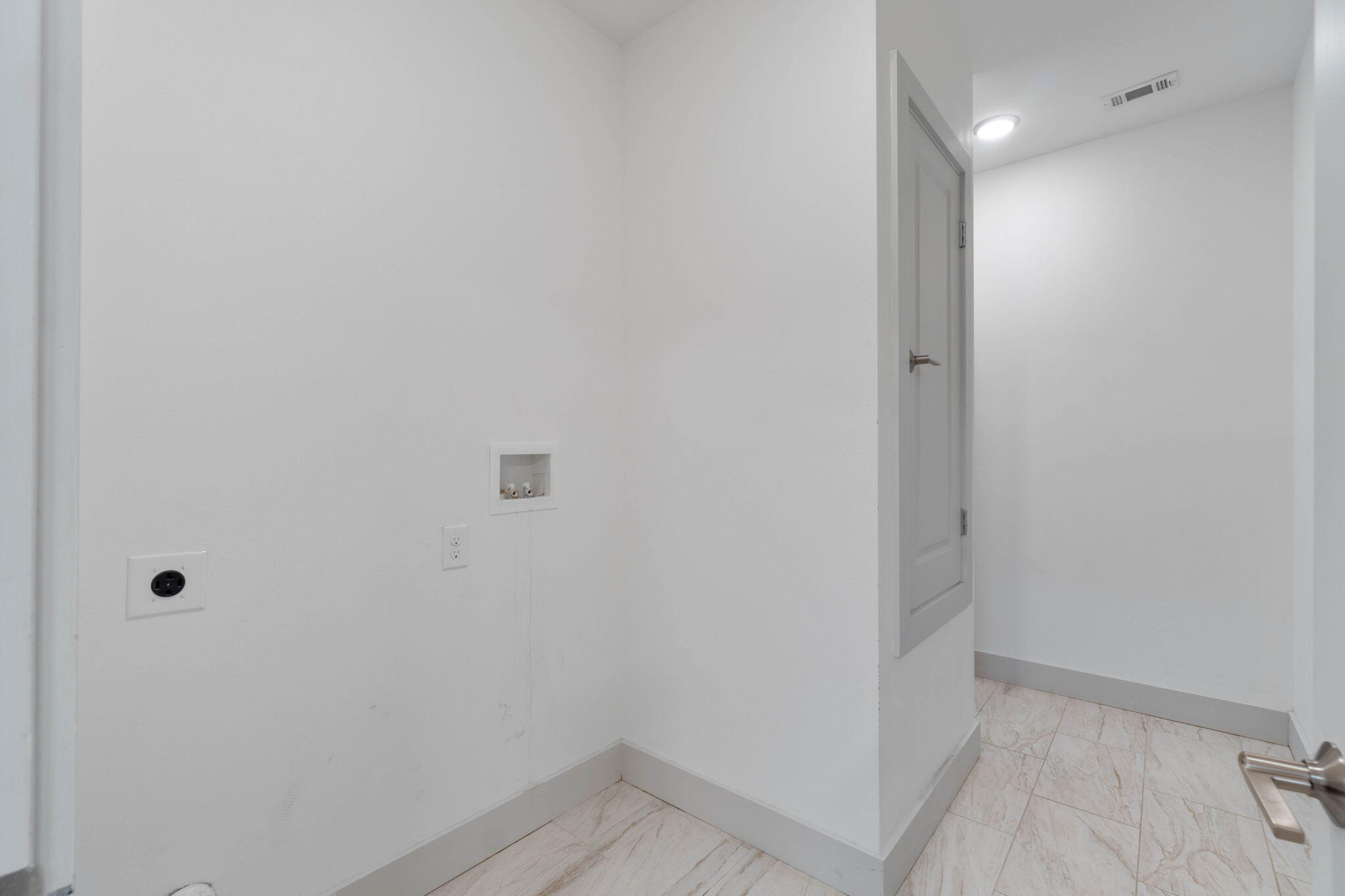 4464 Goldfinch Way Crestview, FL 32539 - Photo 27 of 31 a view of small space