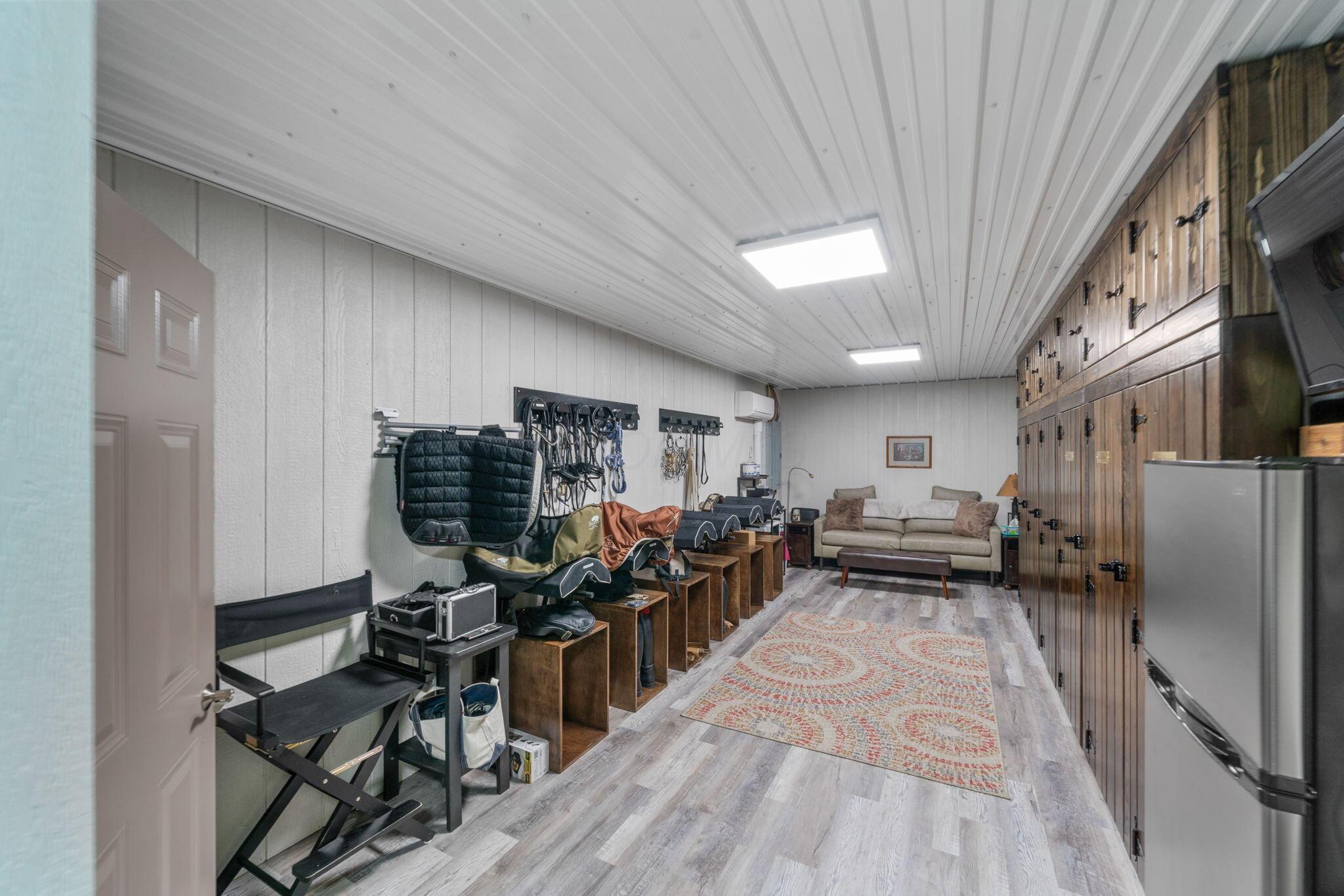 5516 Lancaster Road Hebron, OH 43025 - Photo 67 of 116 Heated tack room