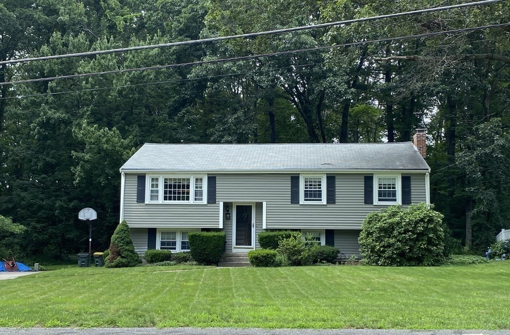 46 Southgate Road Franklin, MA 02038 - Photo 2 of 28 Gallery Image 2