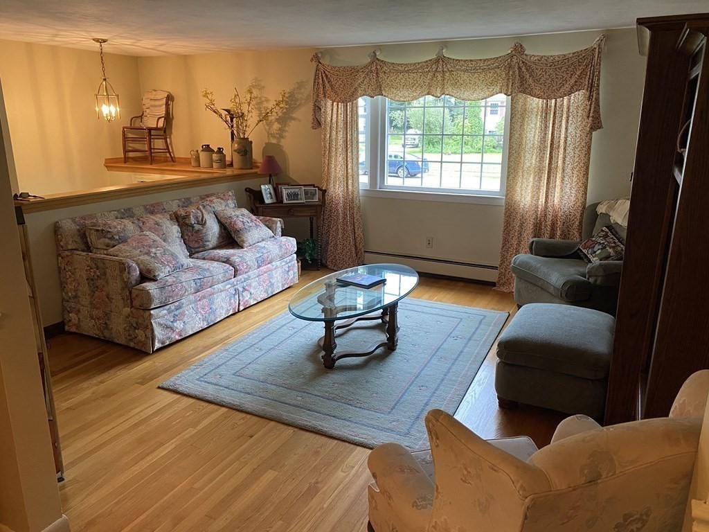 46 Southgate Road Franklin, MA 02038 - Photo 4 of 28 Gallery Image 4