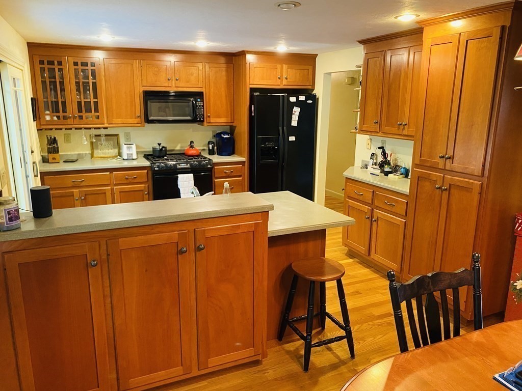 46 Southgate Road Franklin, MA 02038 - Photo 6 of 28 Gallery Image 6