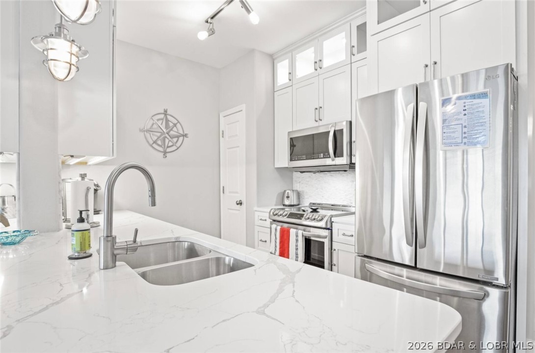 275 Flynn Road, Unit 411 Lake Ozark, MO 65049 - Photo 5 of 50