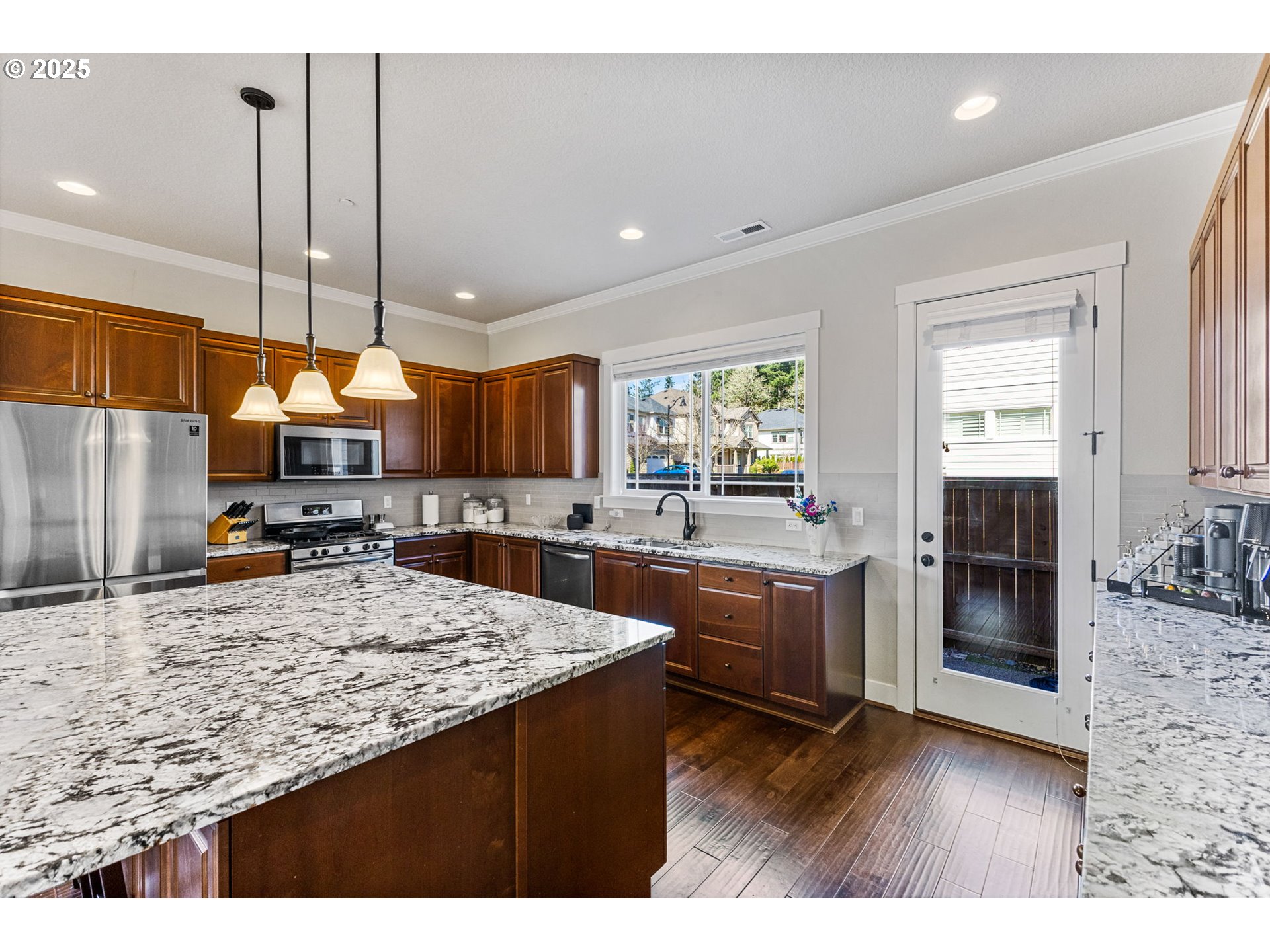 12329 Southwest Athens Lane Wilsonville, OR 97070 - Photo 11 of 38