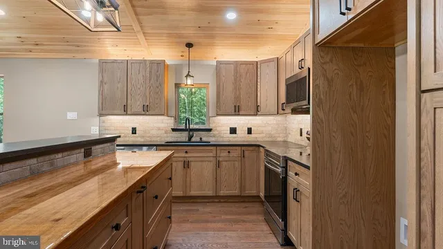 $529,900 | 39 Wolf Way, White Haven, PA 18661