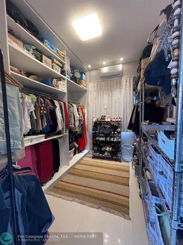 a view of entryway with a rug