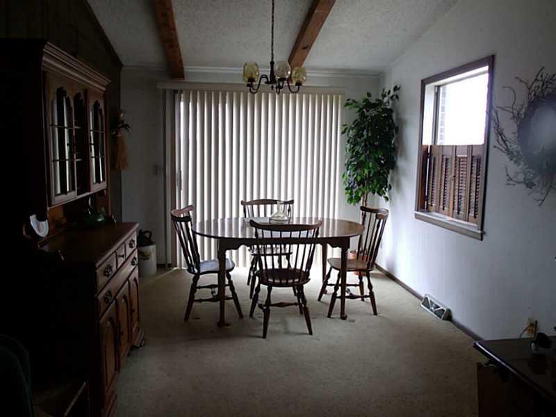 560 Old Frankstown Road Monroeville, PA 15146 - Photo 7 of 25 Dining Room.