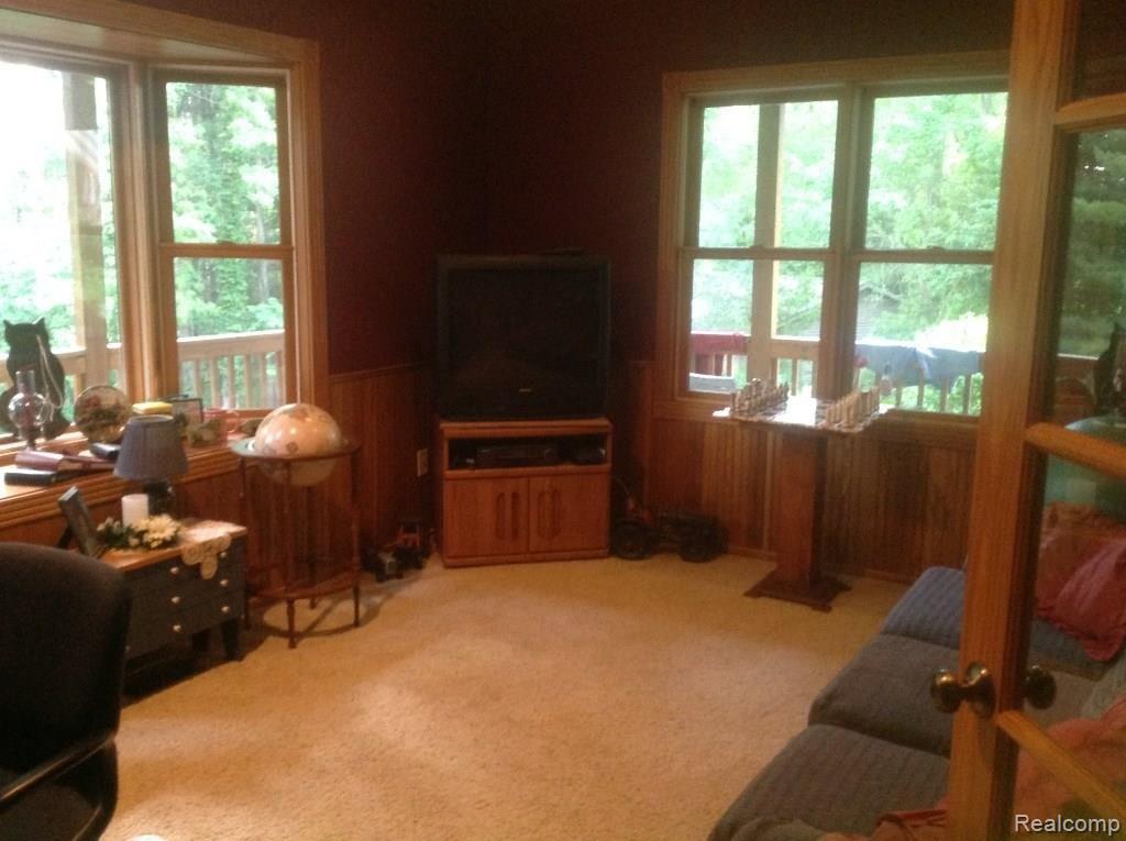 10781 Hibner Road Hartland, MI 48353 - Photo 12 of 34 Hibner 10781 07.JPG