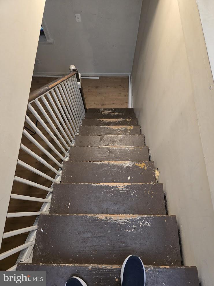 9130 D'Arcy Road Upper Marlboro, MD 20774 - Photo 29 of 38 Stairway to new possibilities.