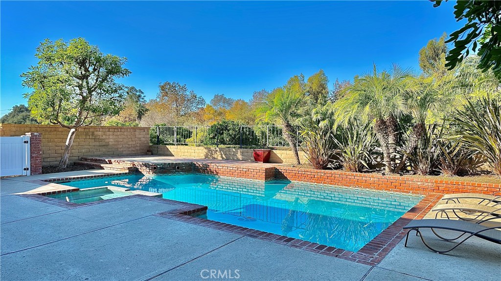 25531 Orchard Rim Lane Lake Forest, CA 92630 - Photo 6 of 30