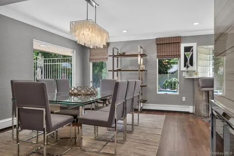 $2,350,000 | 12 Locust Lane, Roslyn Heights, NY 11577
