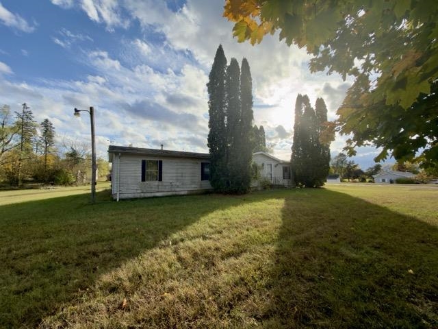 10411 Cady Road Jackson, MI 49201 - Photo 3 of 28
