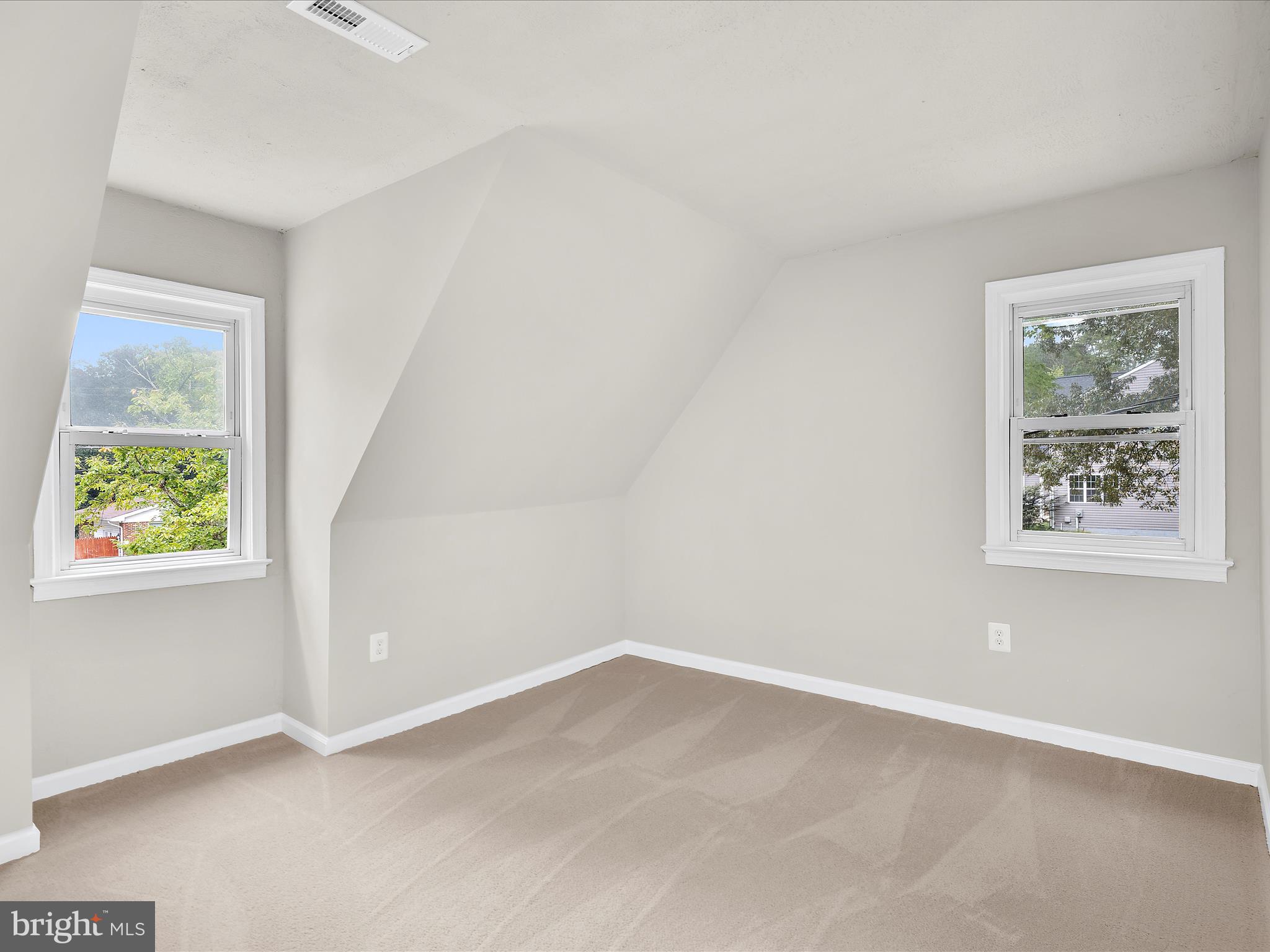 5660 New Cut Road Marbury, MD 20658 - Photo 25 of 38 an empty room with windows