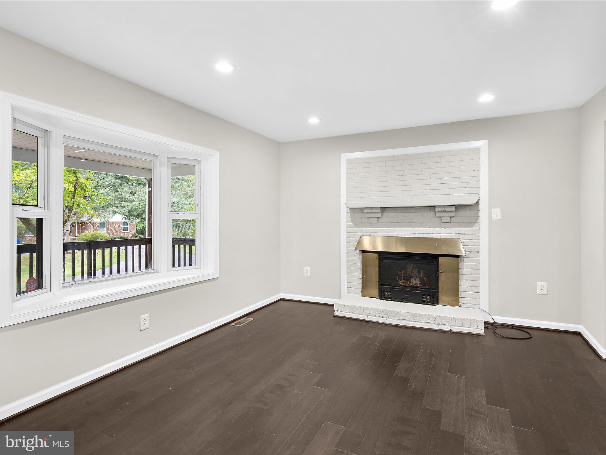5660 New Cut Road Marbury, MD 20658 - Photo 7 of 38 a view of an empty room with a window