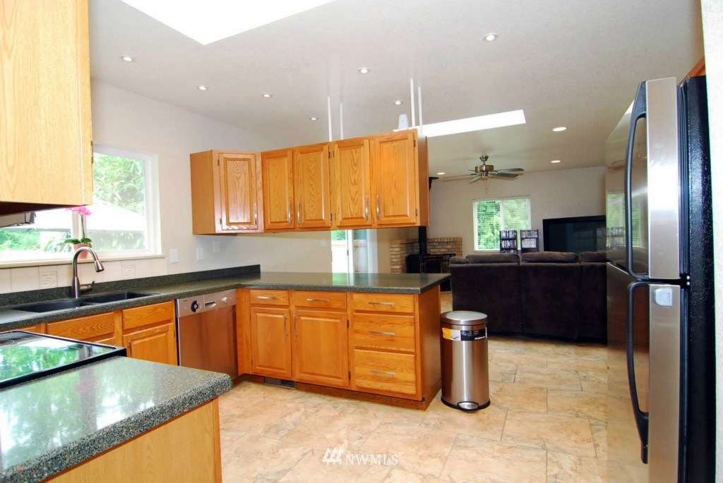 4488 Harper Hill Road Southeast Port Orchard, WA 98366 - Photo 8 of 23 Gallery Image 8