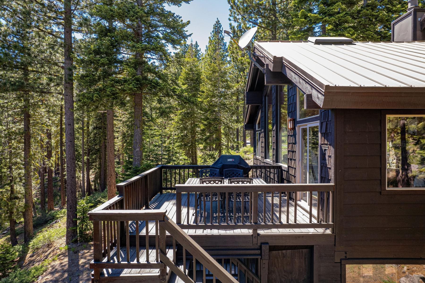 3551 Courchevel Road Tahoe City, CA 96145 - Photo 4 of 27