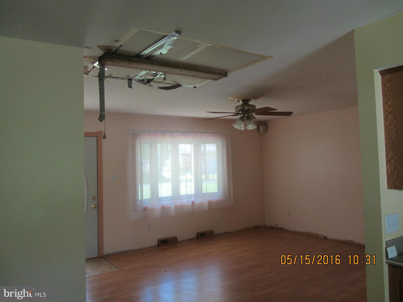 26391 Fielding Road Hollywood, MD 20636 - Photo 3 of 21 Living Room