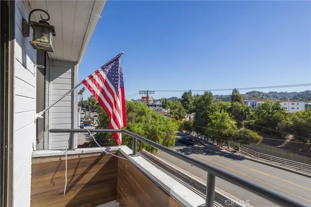 $649,999 | 13331 Moorpark Street, Unit 319, Sherman Oaks, CA 91423