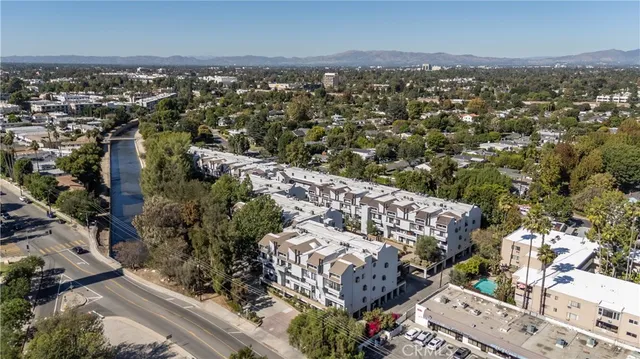 $649,999 | 13331 Moorpark Street, Unit 319, Sherman Oaks, CA 91423